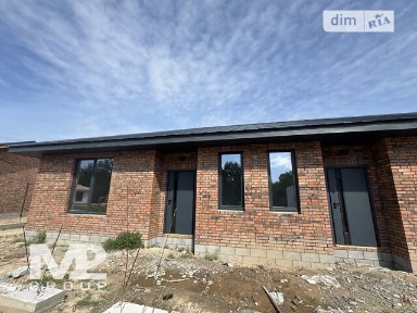 Продаж 1 поверхового дуплекса з ділянкою на 2.5 сотки, 71 кв. м, 2 кімнати, на вул. Успішна • ID 34483764