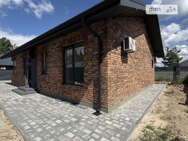 Продаж 1 поверхового будинку з ремонтом і ділянкою на 6 соток, 90 кв. м, 3 кімнати, на вул. Успішна • ID 34481234