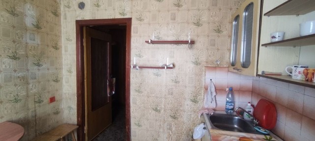 Сдам 2ух. к.кв Левый берег 50м² 8/9 4микрорайон.