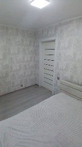 Трьох кімнатна квартира у цегляному будинку 4 поверхх