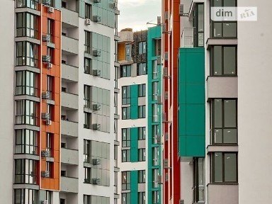 Продаж офісного приміщення 79.99 кв. м. на 2 поверсі на вул. Кришталева 1Б, багатоповерхова будівля • ID 32955552