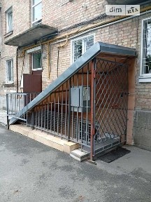 Смілянська вулиця, мікрорайон Чоколівка, район Солом'янський, Київ, вул. Смілянська 7, чотириповерхова будівля 34353029