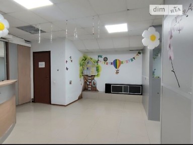 Продаж офісного приміщення 96 кв. м. на 0 поверсі на вул. Квартальна 13, п'ятиповерхова будівля • ID 34273960