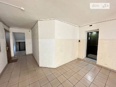 Продаж офісного приміщення 157 кв. м. на 7 поверсі на вул. Панча Петра, семиповерхова будівля • ID 34242552