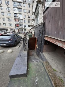 Продаж офісного приміщення 296 кв. м. на 0 поверсі на вул. Почайнинська 35, дев'ятиповерхова будівля • ID 34181557