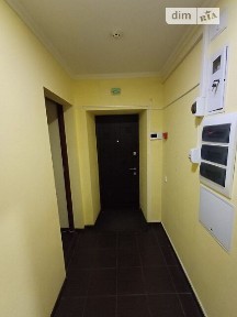Продаж офісного приміщення 66.6 кв. м. на 0 поверсі на вул. Володимира Мономаха, п'ятиповерхова будівля • ID 34060723