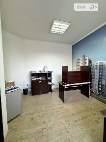 Продаж офісного приміщення 123 кв. м. на 1 поверсі на вул. Роксоляни, п'ятиповерхова будівля • ID 34053432
