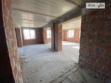 Продаж офісного приміщення 228 кв. м. на 1 поверсі на вул. Соборна 31-35, п'ятиповерхова будівля • ID 34013289