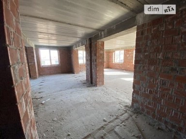 Продаж офісного приміщення 228 кв. м. на 1 поверсі на вул. Соборна 31-35, п'ятиповерхова будівля • ID 34013289