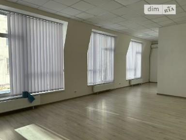 Продаж офісного приміщення 67 кв. м. на 3 поверсі на вул. Бульварно-Кудрявська 31, триповерхова будівля • ID 33952547
