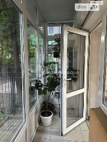 Продаж офісного приміщення 28.6 кв. м. на 1 поверсі на вул. Кам'янецька 84, п'ятиповерхова будівля • ID 33804395
