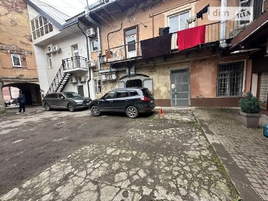 Продаж офісного приміщення 33.7 кв. м. на 1 поверсі на вул. Гетьмана Івана Мазепи, двоповерхова будівля • ID 33737893