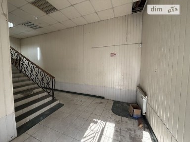 Продаж офісного приміщення 957.5 кв. м. на 3 поверсі на вул. Мостова 12, триповерхова будівля • ID 33584800