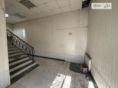 Продаж офісного приміщення 957.5 кв. м. на 3 поверсі на вул. Мостова 12, триповерхова будівля • ID 33584800