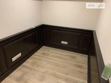 Володимирська вулиця, район Шевченківський, Київ, метро Майдан Незалежності, вул. Володимирська 16/16, п'ятиповерхова будівля 33382419