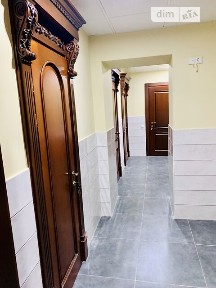 Продаж офісного приміщення 229.5 кв. м. на 1 поверсі на просп. Миру 3, п'ятнадцятиповерхова будівля • ID 33329812