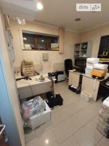 Продаж офісного приміщення 306 кв. м. на 1 поверсі на вул. Сім'ї Глодан, триповерхова будівля • ID 33325599