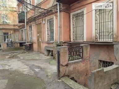 Базарна вулиця, мікрорайон Центр, район Приморський, Одеса, вул. Базарна 67, триповерхова будівля • ID 33240988