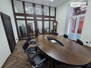 Продаж офісного приміщення 220 кв. м. на 4 поверсі на вул. Саксаганського 84/86, шестиповерхова будівля • ID 33102149