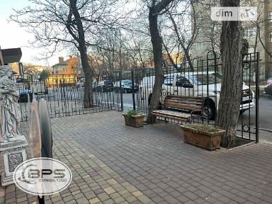 Продаж офісного приміщення 140.3 кв. м. на 1 поверсі на вул. Лігінська 2А, багатоповерхова будівля • ID 33012003