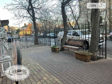 Продаж офісного приміщення 140.3 кв. м. на 1 поверсі на вул. Лігінська 2А, багатоповерхова будівля • ID 33012003