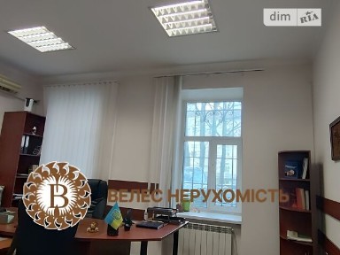 Лютеранська вулиця, мікрорайон Липки, район Печерський, Київ, метро Майдан Незалежності, вул. Лютеранська 12, триповерхова будівля • ID 32963097