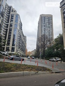 Продаж офісного приміщення 4700 кв. м. на 8 поверсі на вул. Золотоустівська 23, вісьмиповерхова будівля • ID 32356259