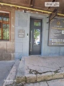 Продаж офісного приміщення 152 кв. м. на 0 поверсі на просп. Металургів 5, чотириповерхова будівля • ID 31453114