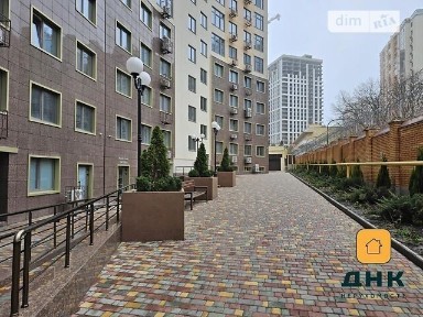 Продаж офісного приміщення 41 кв. м. на 1 поверсі на вул. Генуезька 3В, багатоповерхова будівля • ID 27998741