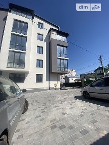 Продаж офісного приміщення 141 кв. м. на 1 поверсі на вул. Зелена, п'ятиповерхова будівля • ID 25744906