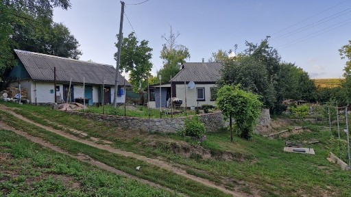 Будинок / дача в с. Мельники, Черкаська обл. - 48 соток, ліс 50 м