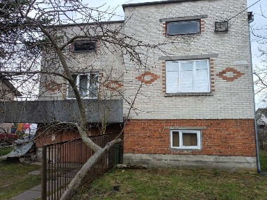 Продається 2 поверховий будинок в с. Солонка від власника, можливий обмін на 2 квартири у Львові