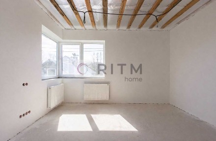 Продаж сучасного окремостоячого будинку біля Львова.