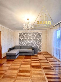 Чотирикімнатна неподалік ЖК Оселя Парк, р-н ТРЦ «Порт Сіті», Балки
