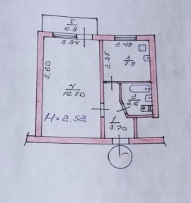 Продаж 1кімнатна квартира проспект Університетський, на другому поверсі в будинку з цегли напроти педуніверситету. В дворі сарай, будинок кооператив