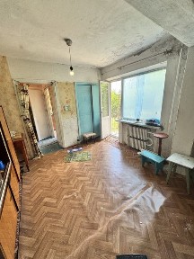 Продам 1 ком. Камянское ( р-н Баглей ) 2 этаж