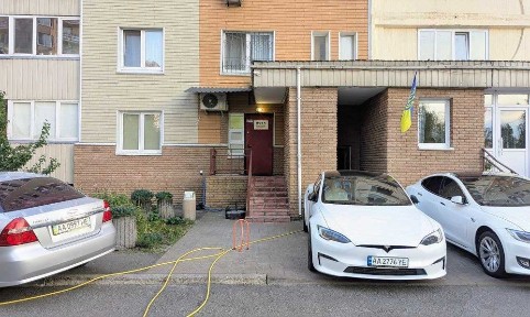Приміщення 22.4 м2 під ваш бізнес з окремим входом Лаврухіна 16 Троєщина