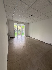 Фасадне приміщення в довгострокову оренду без %