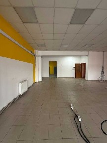 Оренда комерційного приміщення у центрі м. НадвірнаAI