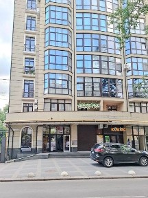 Здам в оренду фасадне приміщення на Мазепи 35 в самому центрі міста