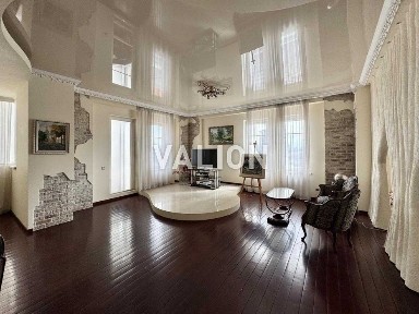 Продаж 5 кімнатної квартири вул. Дмитрівська 17-А