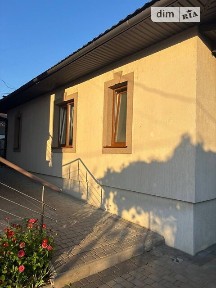 Продаж 1 поверхового будинку з опаленням і ділянкою на 4.7 сотки, 100 кв. м, 3 кімнати, на вул. Прикарпатська 3 • ID 34712376