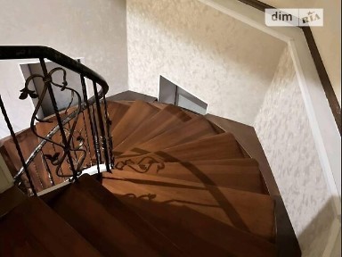 Продаж 3 поверхового будинку з ділянкою на 5 соток, 378.6 кв. м, 7 кімнат, на вул. Сєрогодського • ID 34572050