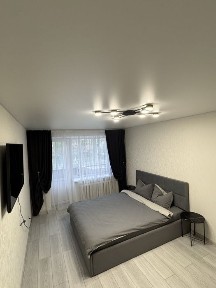 1к кв пр. Космонавтів, Мега Молл