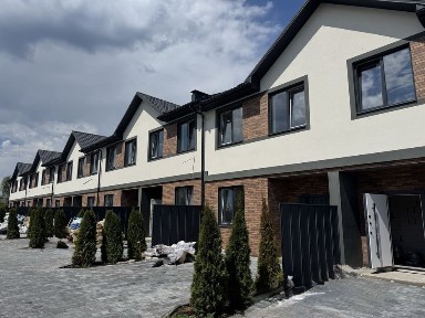 Продам таунхауси в районі ЖК Сонячна Оселя. Буча
