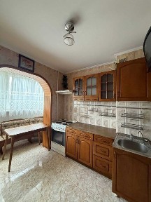 Простора 2-кімнатна квартира в «сотовому» проекті на вул. Балківська.