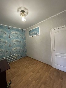 4-кімнатна квартира в міцному будинку в центрі міста на вул. Мечникова