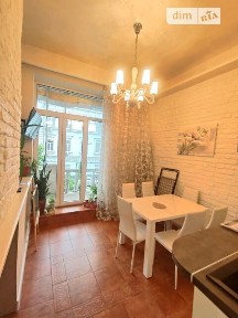 Довготривала оренда 2к квартири на вул. Братська 10 • ID 34247448