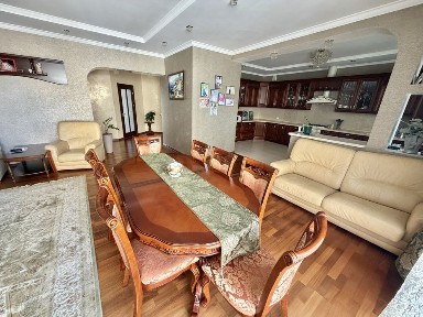 Ексклюзивна кв-ра 156 м2 самий центр - комфорт, простір та престиж