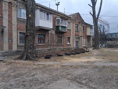 Продам частину квартири з індивідуальним опаленням